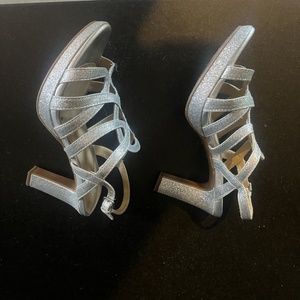 Natural Womens Cameron Silver Strappy Sparkly Heels sz 6